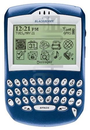 6 PRIMERJAVA IZVORNEGA IN HIBRIDNEGA RAZVOJA MOBILNE APLIKACIJE Blackberry Quark 6210, slika 2.6, je izšel leta 2003. Pomemben je bil, ker je bil prvi, ki je imel glasovne klice.