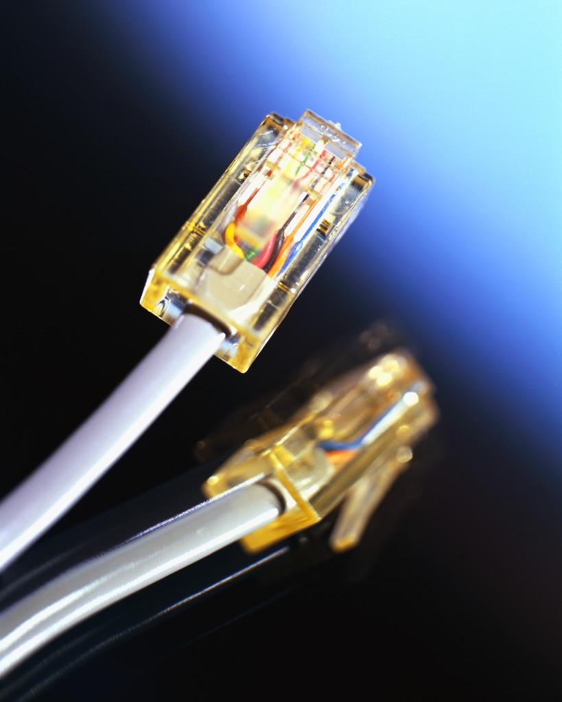 Cable Lengths Network cables should be 25% to 50% longer than what we actually need, so the customer can change the location of a workstation without making new cables.