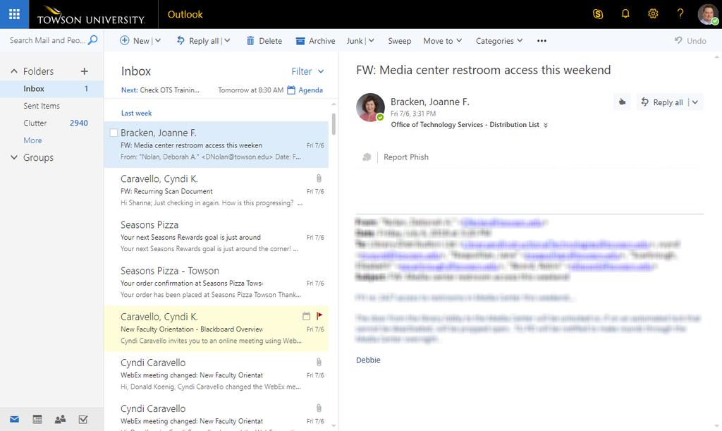 Outlook Web App The Outlook web app creates a user experience similar to the local version of Outlook. Checking Mail 1. From the Office 365 landing page, click on the Outlook icon. 2.