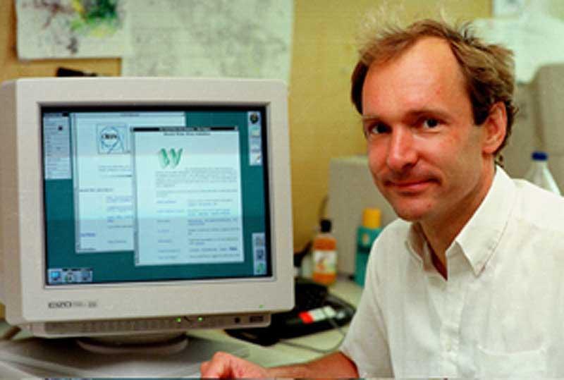 Vznik www V roku 1989 vo švajčiarskom výskumnom stredisku CERN vymyslel Tim Berners-Lee nový spôsob výmeny informácii World Wide Web Spočíva v tom, že u používateľa beží v