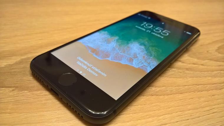 TEST: IPHONE 8 Apple je už v mobilnom biznise pár rokov aj keď svojim prvým iphone prakticky spustil touch-screen éru, ale posledné roky sa zdá akoby mu dochádzal dych.