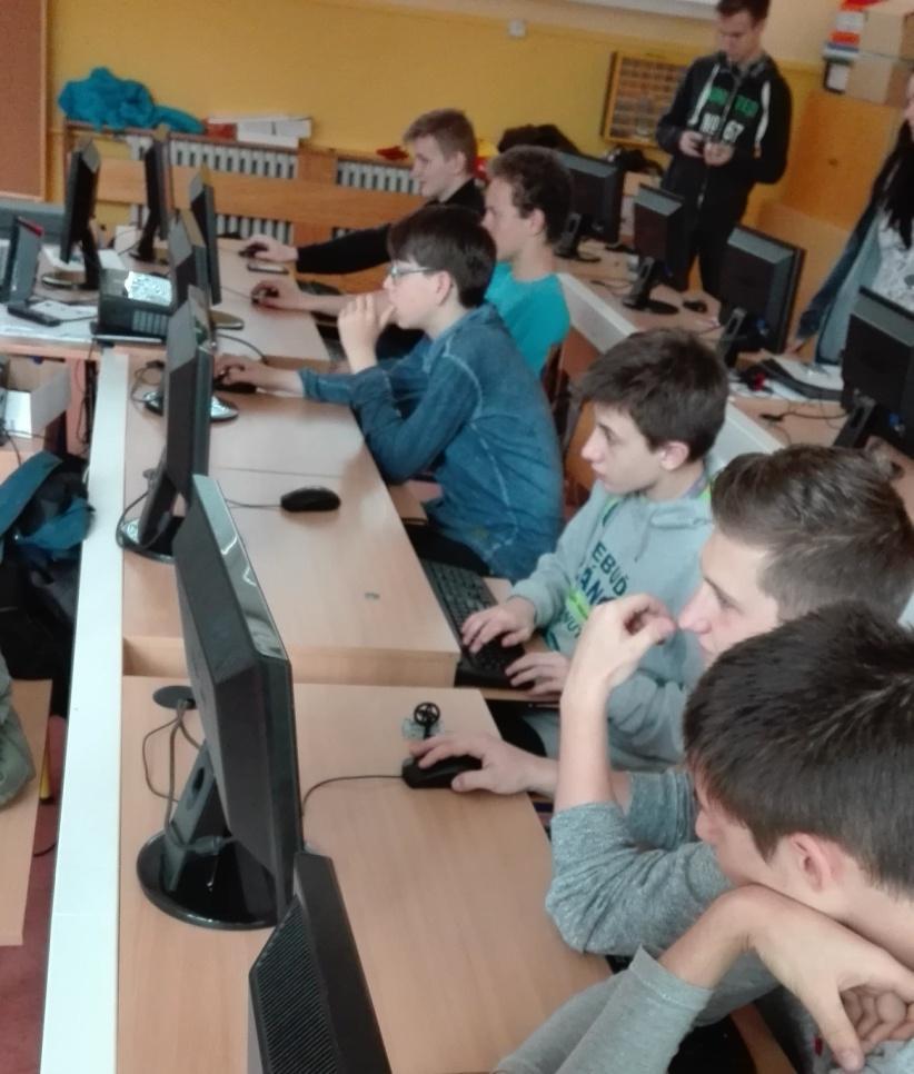 6 Testovanie Testovanie aplikácie prebehlo na piatich študentoch spojenej školy sv. Františka v Bratislave.
