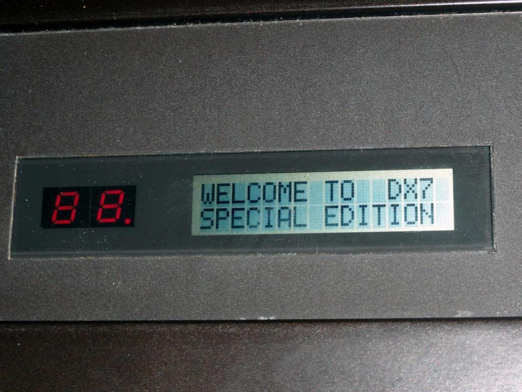 Fig. 6 - The LCD message when powered up Step 5: After installing the Special Edition ROM close the DX7, plug it in, and power it up.