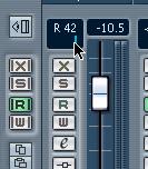 Setting the level 1. With the Mixer window still open, activate Cycle playback (see previous tutorials). Make sure that you have a Mixer channel playing back a signal in view. 2.