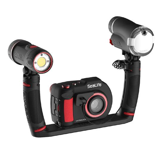 in DC2000 Pro Flash Set Camera Sets Item SL745 Bring out amazing colors with the intuitive DC2000 Pro