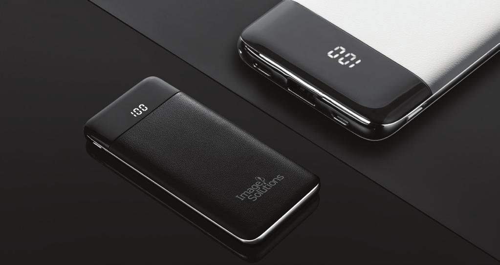 10,000 mah TYPE C input/output PC8840 NEW A 10,000 mah fast charge power bank with a lightning and micro