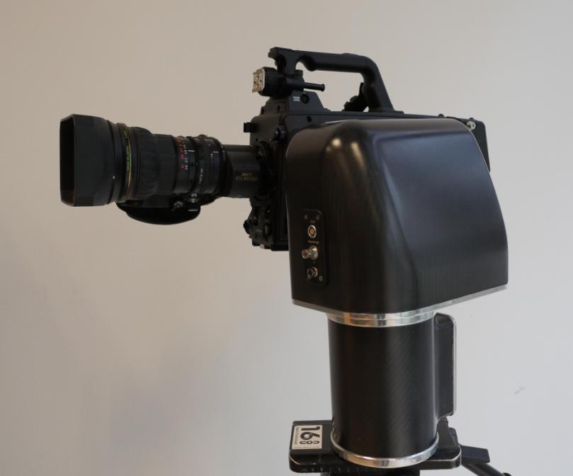 The head contains high-resolution encoders on each axis and supports Canon and Fujinon lenses.