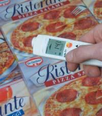 Temperature screening test on food e.g. in freezers, refrigerated storerooms etc. testo 826-T2 with laser Infrared thermometer with laser sighting and audible alarm, incl.