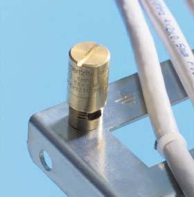 Fastening cable to panel Fastening cable to panel: Do not tighten too much to deform cable.