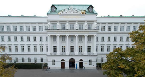 About TU Wien TU Wien is one of the major Austrian universities Founded 1815 Focus: natural sciences and