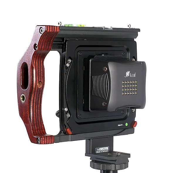 For extreme (4cm) shift downward the camera is to be mounted upside down by using the camera foot with a special filling block mounted on top of the camera.