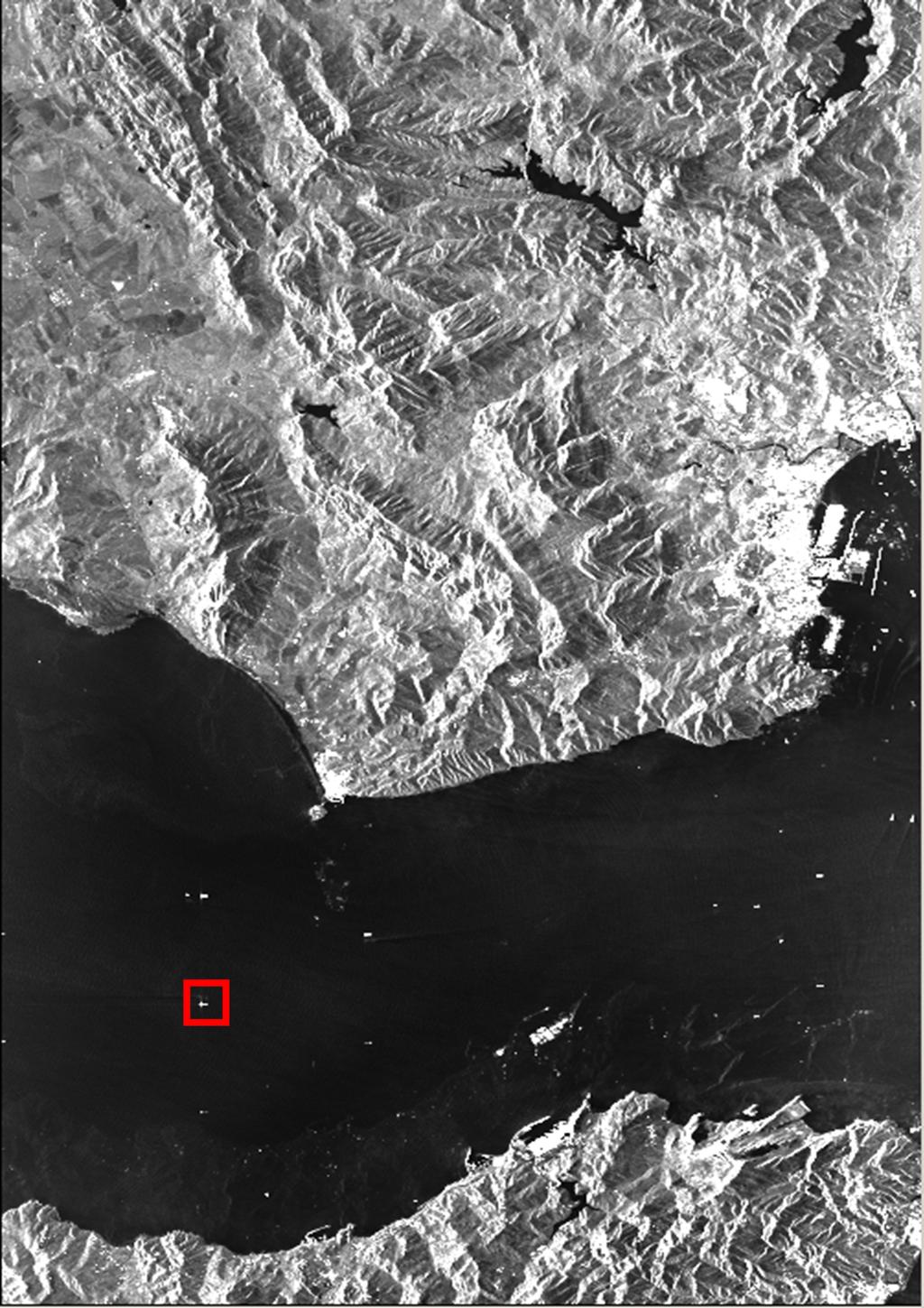 Figure 5: Original image and sea surface speed results. Figure 6: Ship from the red box in Fig. 5a. ACKNOWLEDGMENT The data are taken from the AO Proposal OCE0800.