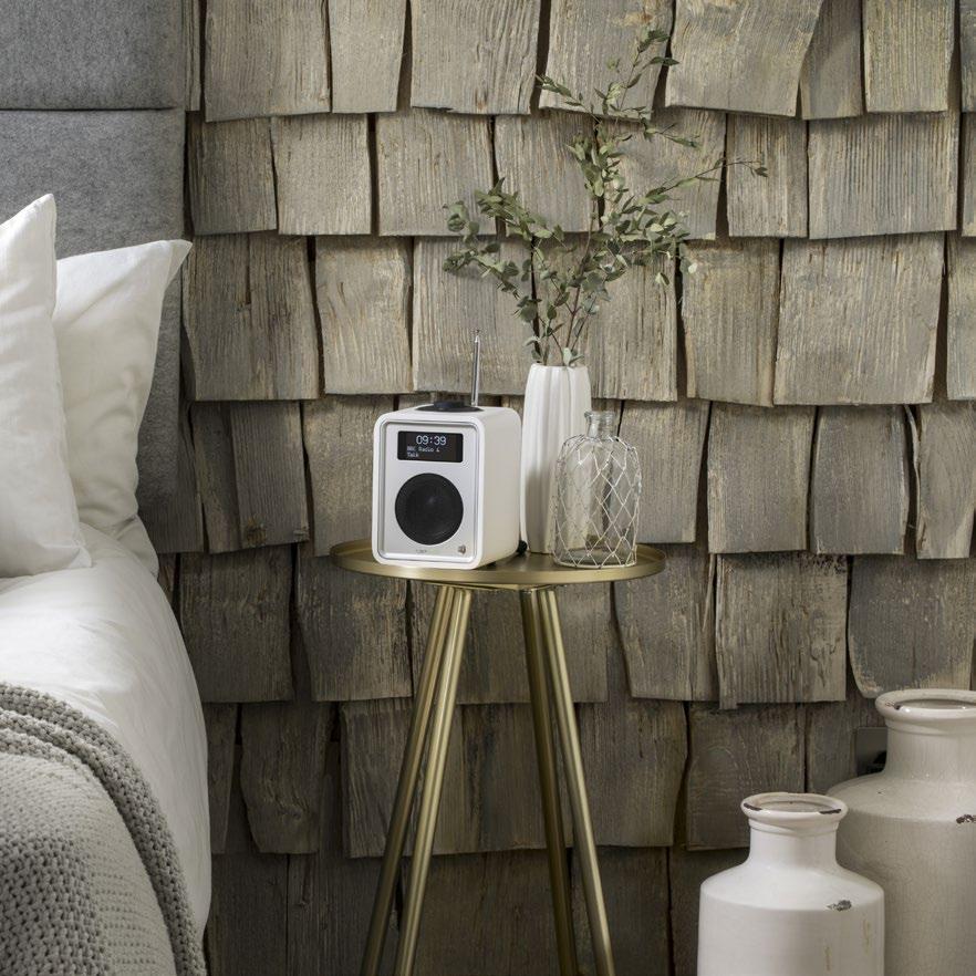 R1 DELUXE BLUETOOTH RADIO Radio never looked or sounded so good Elegant and beautifully simple, the R1 is the third generation of our iconic radio.