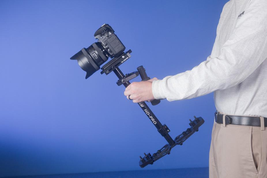 Without your GUIDING HAND in place, you will be unable to control the direction of the Camera Figure 48 Figure 49 When Operating the Glidecam HD-PRO you will not be able to put your eye right up to