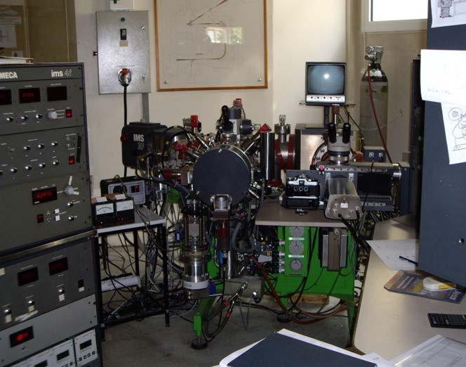 SIMS system @ CNRS- Meudon (Cameca IMS 4F) Analytical technique to characterize the impurities in the surface and near surface (~30µm) region Relies on sputtering of a primary