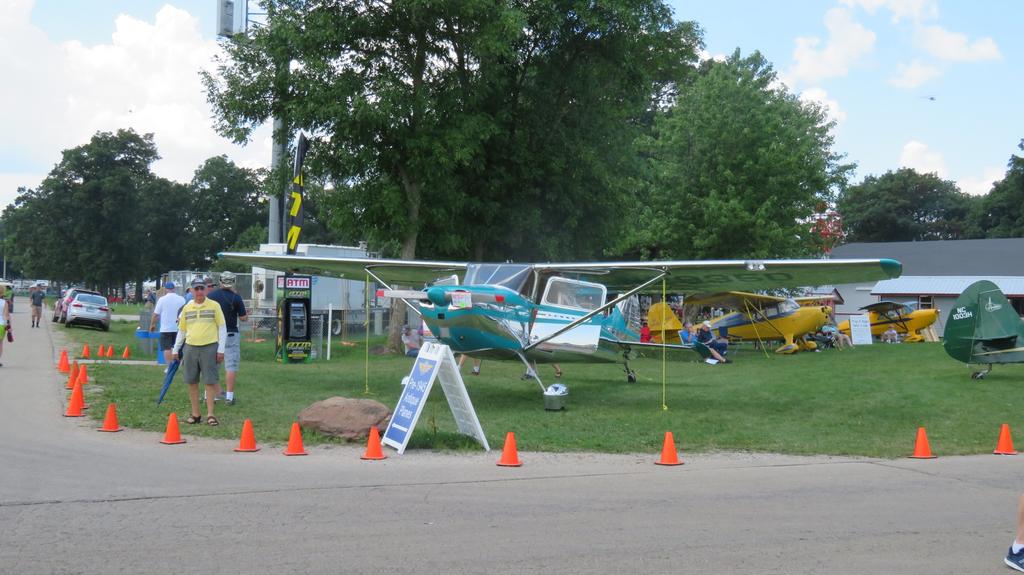 Hicks Airfield Pilots Association FLAPPINGS Serving the owners and tenants of Hicks Airfield, Fort Worth, Texas (Tango 67) July-August 2018 Airventure 2018 Gold Lindy Grand Champion Rusty Morris flew