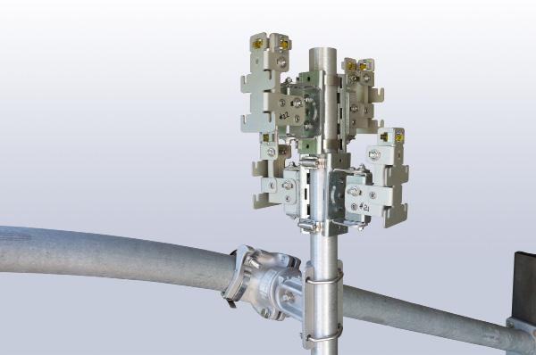Note that band clamps can be interleaved as shown for a compact installation. 2.