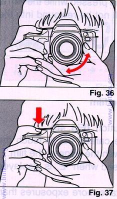 * The film is wound on when the shutter is released. Types of Focusing 1. Split image The area inside of the center circle is the split image.
