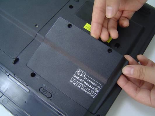 Install battery module. 1. Put the battery module into its compartment. HDD HDD Module Replacement Replacement HDD Module Remove battery module 1.