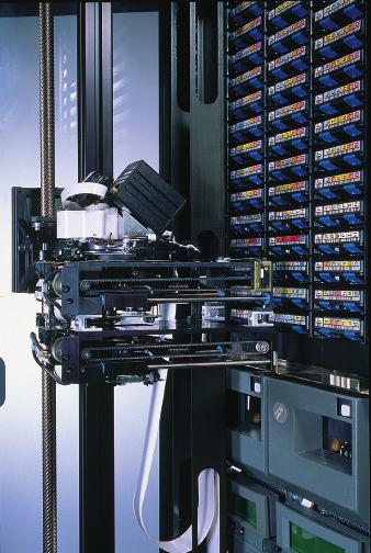 The 3494 cartridge accessor with the dual gripper that provides increased performance and availability improve overall tape library processing performance.