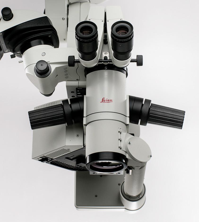 MADE GREAT BY DESIGN The was designed for intrasurgical imaging. The unique objective delivery design injects the OCT signal below the optics carrier, and not through the microscope oculars.