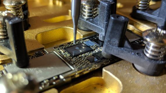 The Chip-Off Recovery Process Remove NAND Minimise heat during removal (or use milling) and re-balling Avoid damage to