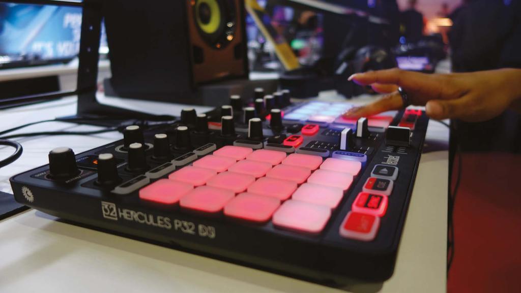 HERCULES P32 DJ PLAY. REMIX. PERFORM. A CONTROLLER AT THE CROSSROADS OF DJING AND MUSIC PRODUCTION. All the features to mix and remix at your fingertips.