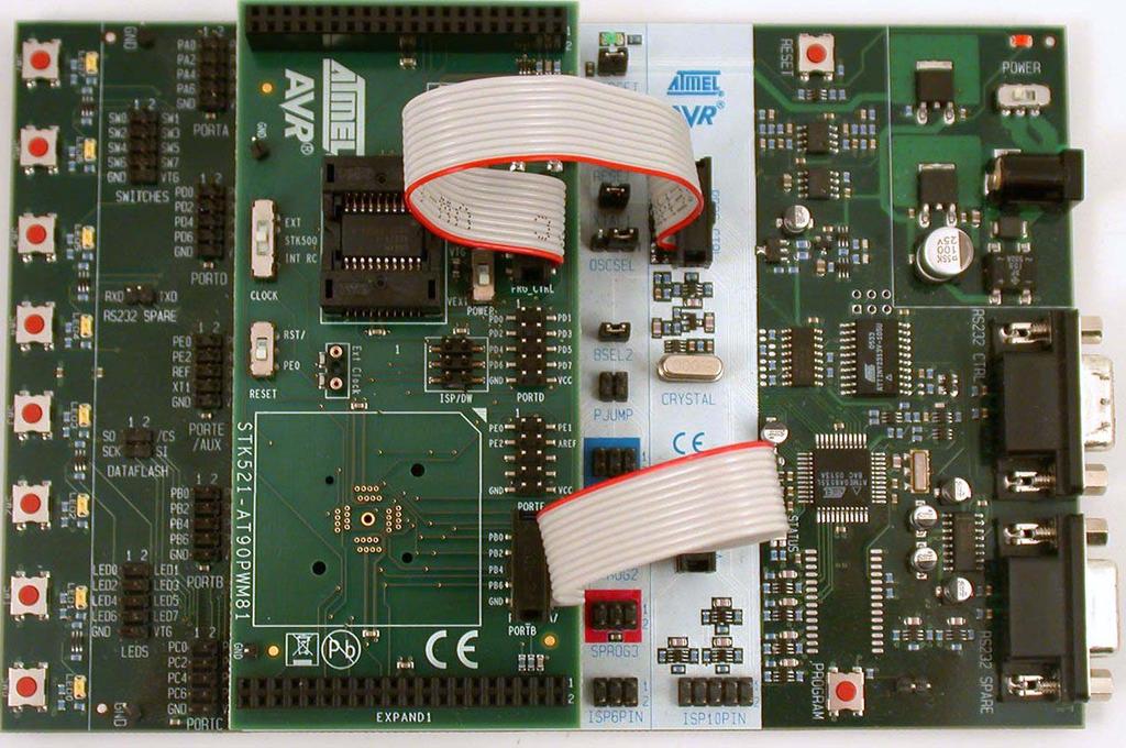 The Atmel STK500 and STK521 jumpers must be configured as follows : Table 2-1. In-System programming jumper settings for the Atmel AT90PWM81.
