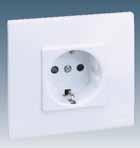 27439-32 -35 Mixed polarised socket-outlet (European-American), with earth contact, 15A 125V~ or 16A 250V~.
