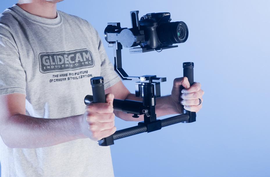 #11 GLIDECAM CENTURION CUSTOM GRIP POSITIONS The gimbal can be operated with several grip positions. You can also invert the gimbal with the single grip or double grips. Power the gimbal off.