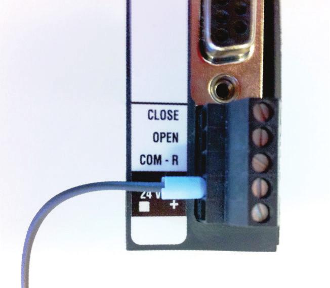 Note that the CAM module connector is keyed to fit in only one orientation.