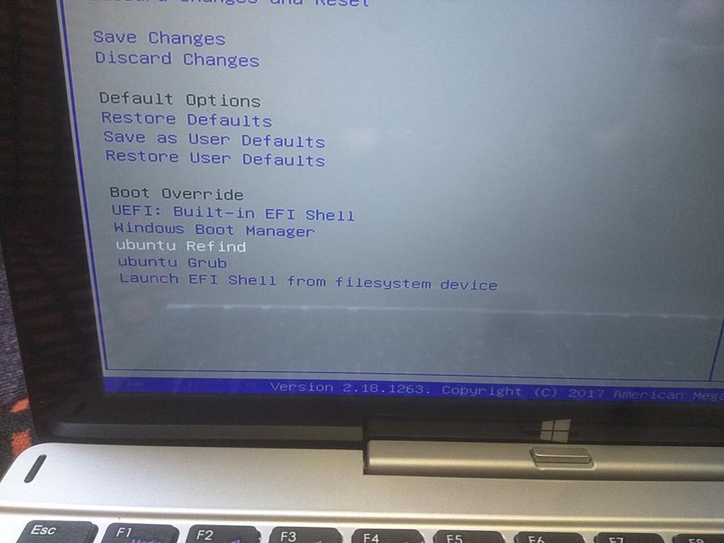 ApolloLakeタブレットにUbuntu 14 Ubuntu on Apollo-Lake Tablet 再起動すると さっき書き換えたブートエントリが表示されて refindが起動してubuntuが起動 When reboot UEFI, add UEFI bootloader entry. They can boot Ubuntu17.
