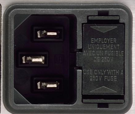 AC Power-Entry and Fuses Fuses CAUTION: FOR CONTINUED FIRE HAZARD PROTECTION ALWAYS REPLACE THE FUSES WITH THE CORRECT SIZE AND TYPE (0.5A 250 V SLO-BLO 5 X 20 MM LITTELFUSE HXP218.500 OR EQUIVALENT).