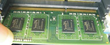 2.3 Installation of Memory Modules (SO-DIMM) AD2550-ITX motherboard provides two 204-pin DDR3 (Double Data Rate 3) SO- DIMM slots. 1.