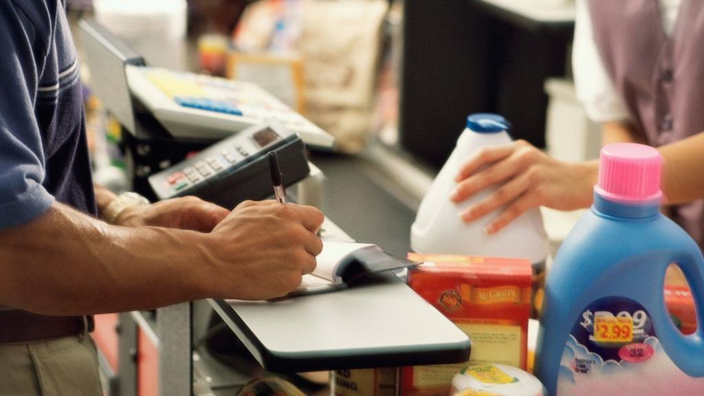 Static binding Checking out at a grocery store, all items are scanned and added to the bill in