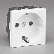 MODULAR NATIONAL RECEPTACLES 2 Pole 3 Wire Grounding MM SIZE Cat. No. Approvals Drawing Config. 70100x 14, 22 Pg. 47 Description European "SCHUKO" receptacle. White. 16 ampere 2 volt. CEE-7.