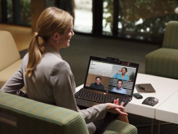 Managing Meetings Desktop versions There are two versions of the HP Visual Collaboration