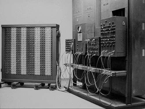 First computers ENIAC (Eckert, Mauchly 1943-1945) lack of RAM