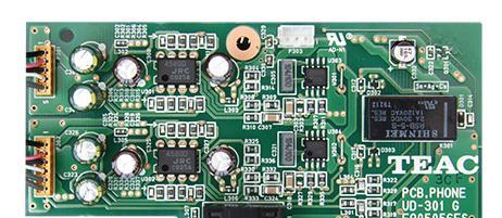 Even the headphone amplifiers used in the CCLC circuits are of dual monaural design The 100mW + 100mW output (at 32 ohms load) headphone amplifier uses CCLC (Coupling Capacitor Less Circuit)