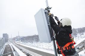 DNA s highlights in 2018 DNA launched a 5G network in Helsinki in the end of the year DNA s employees are even more satiffied with their employer DNA s subscription base exceeded four million DNA