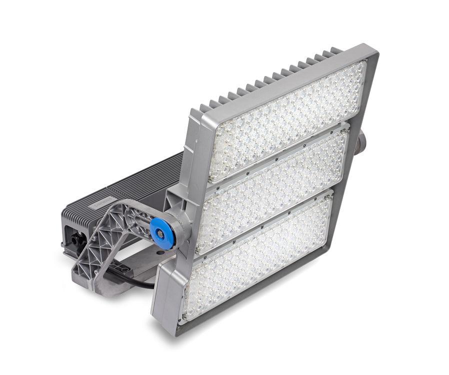 To ensure optimized use for both indoor and outdoor applications, the floodlight range includes two single piece pressure die cast housing versions, hosting 2 and 3 LED engines