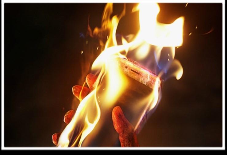 Samsung goes up in flames. Page 6 Samsung creates the world s first Smartphone hand warmer... The aftermath of one of the biggest controversies of 2016 and the future Reported by J.