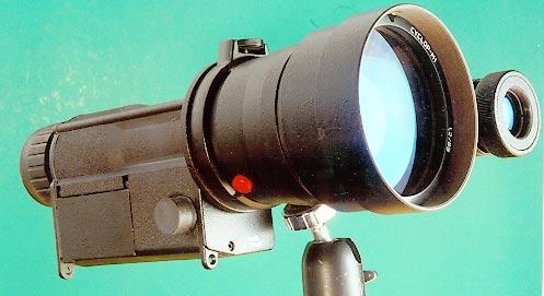 OPERATION MANUAL NIGHT VISION SCOPE NZT1-M2 (Camera Adaptable) NEWCON INC. 1996 Printed in Canada In USA : 3310 Prospect Ave.