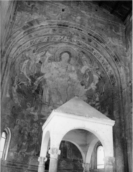 Figure 2: The old fresco (left) and the apse after the earthquake in 1971 (center and right). 3.