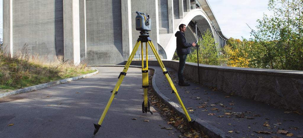 SX10 Scanning MERGE ALL OF THE GEOSPATIAL SKILLSETS IN YOUR WORKFLOW The Trimble SX10 is the world s first scanning total station that truly merges high-speed 3D scanning, enhanced Trimble VISION