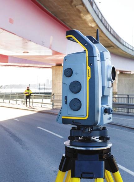 Other technologies you ll find standard: Enhance your Accuracy with Trimble DR Plus The S7, equipped with DR Plus, delivers enhanced scanner performance with fewer instrument setups.