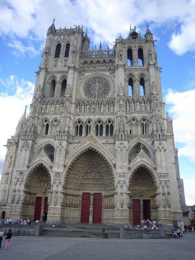 (c) Figure 1: The cathedral