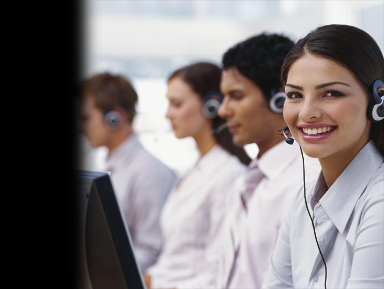 Mitel Speech Auto-Attendant Quickly and efficiently place calls by saying a person s name, a department name or a telephone number Improves customer service Frees up receptionists to do more