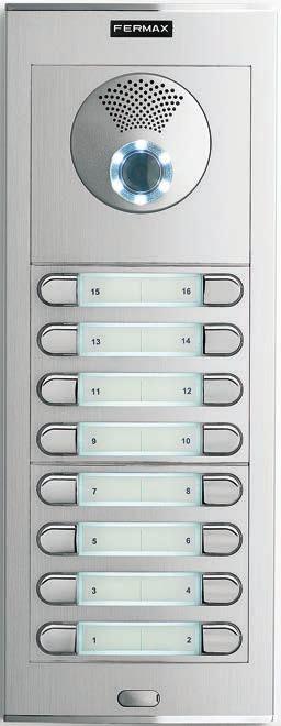 SKYLINE PANEL TECHNICAL FEATURES VDS VIDEO PANEL WITH PUSH BUTTONS PANELS Zamak injected profile tops. Sliding logo. Concealed screw bolt fixes panel to flush box.