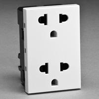 Africa, India and UK BS546 Multi-Configuration Outlet 16A-250V